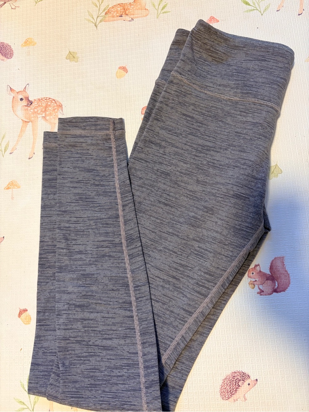 Lululemon leggings size 6